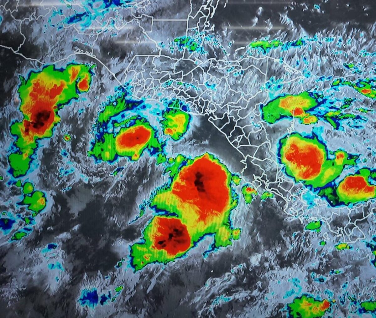 ¡Cuidado! Lluvias intensas y riesgo de inundaciones esta semana