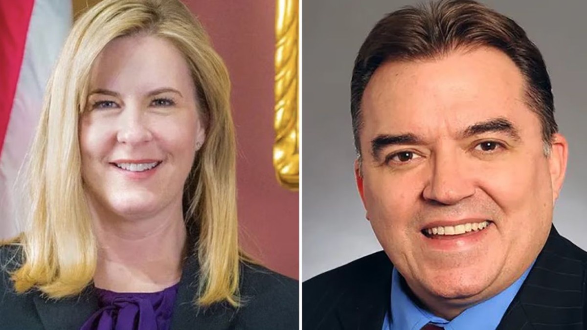 La representante estatal Melissa Hortman y el senador estatal John Hoffman