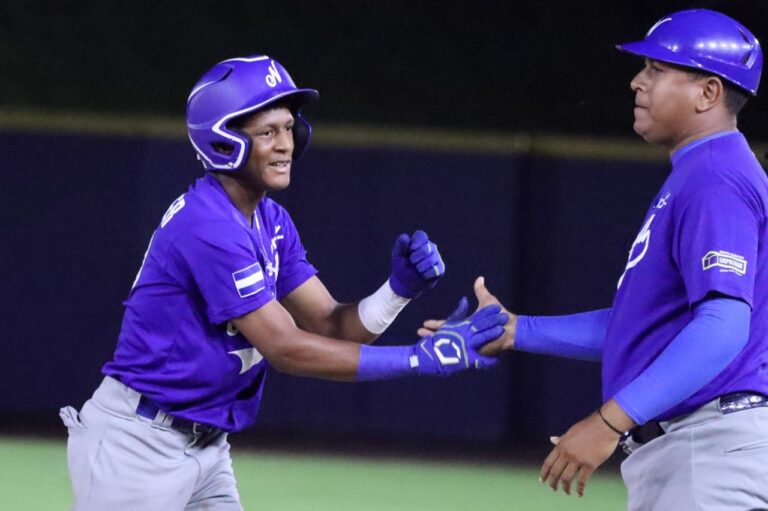 Prospecto nicaragüense Kenly Hunter, que firmó por 700 mil dólares, debuta en República Dominicana