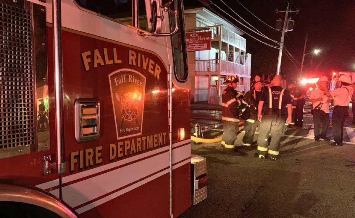 9 muertos y 30 heridos tras incendio mortal en Gabriel House