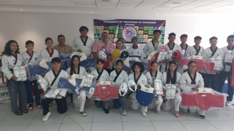 Federación de Taekwondo equipa a selección para Juegos Centroamericanos