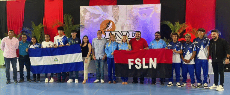 Abanderan a selecciones nacionales de surf y balonmano rumbo a eventos internacionales