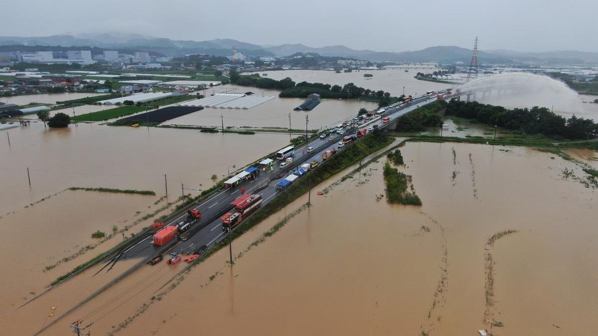 13 mil evacuados y 1,999 carreteras inundadas: cómo Corea del Sur lucha contra el desastre natural