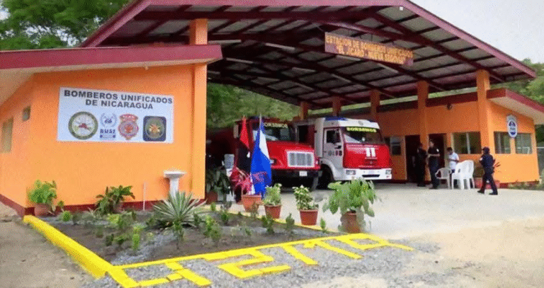Inauguraciones de Bomberos y Servicios Migratorios en 2025