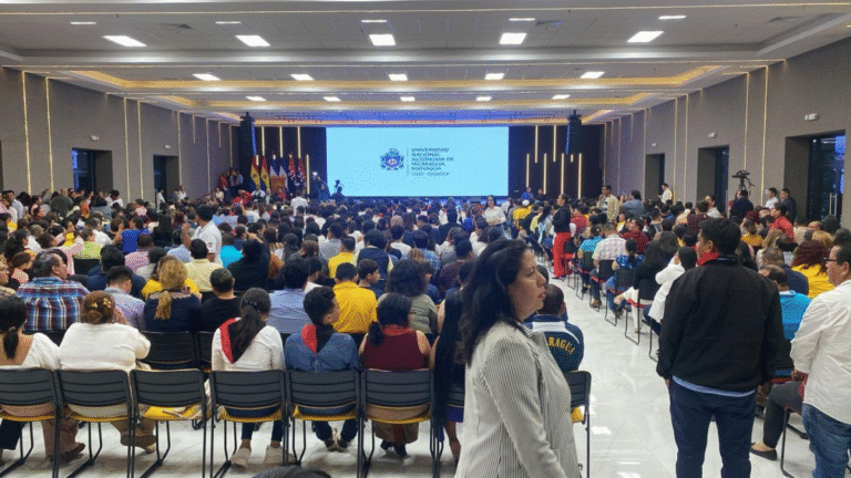Inauguración del Auditorio en Homenaje a Carlos Martínez Rivas