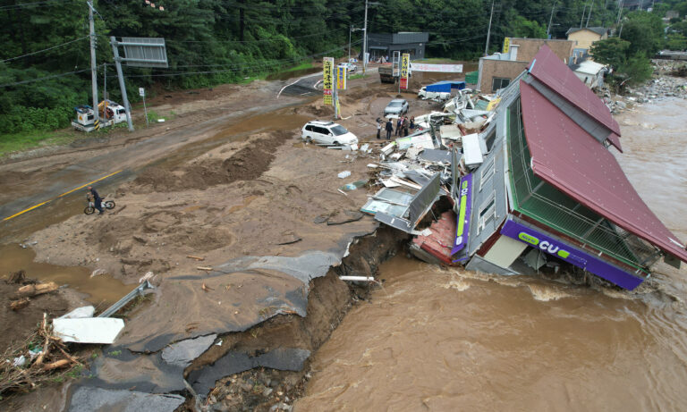 Al menos 17 muertos y 11 desaparecidos deja la fuerte temporada de lluvias en Corea del Sur