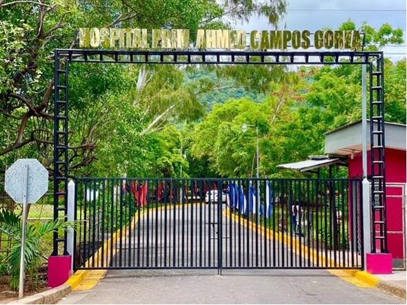 Entrada al Hospital Ahmed Campos Corea