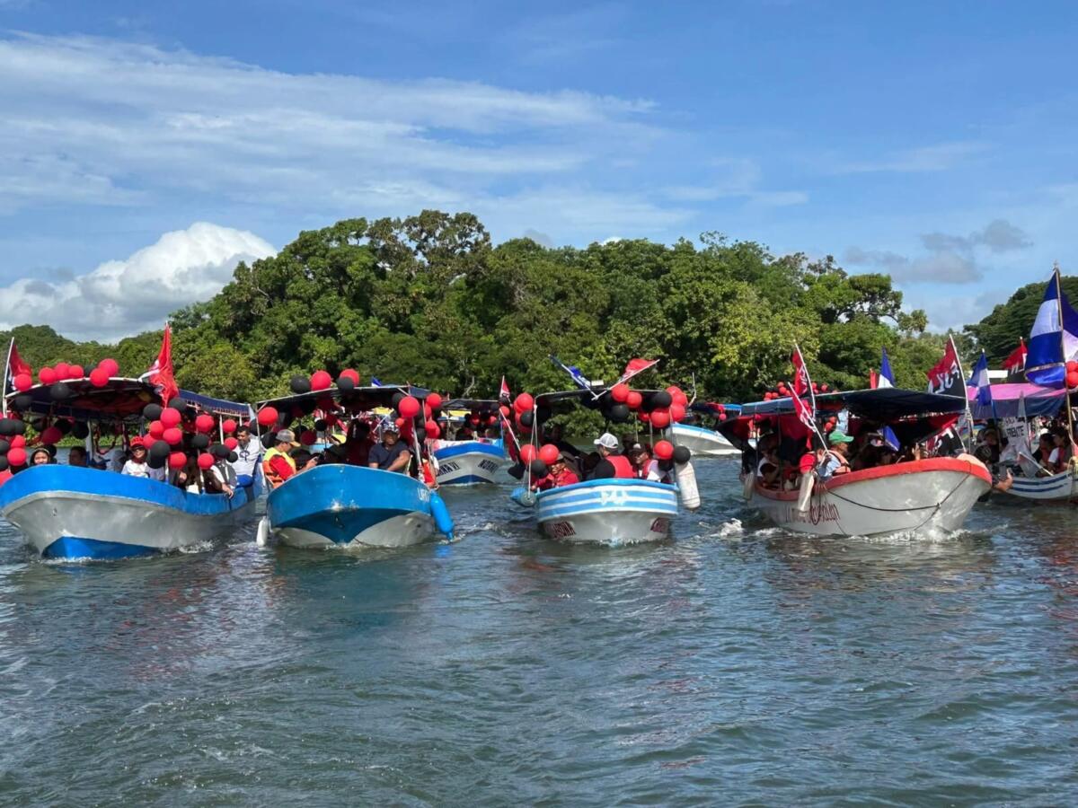 Caravana acuática 46/19 Siempre al Frente: la militancia sandinista convierte el lago Cocibolca en fiesta revolucionaria
