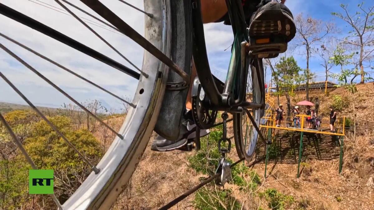 La Bicicleta en el aire que desafía la muerte en San Juan del Sur
