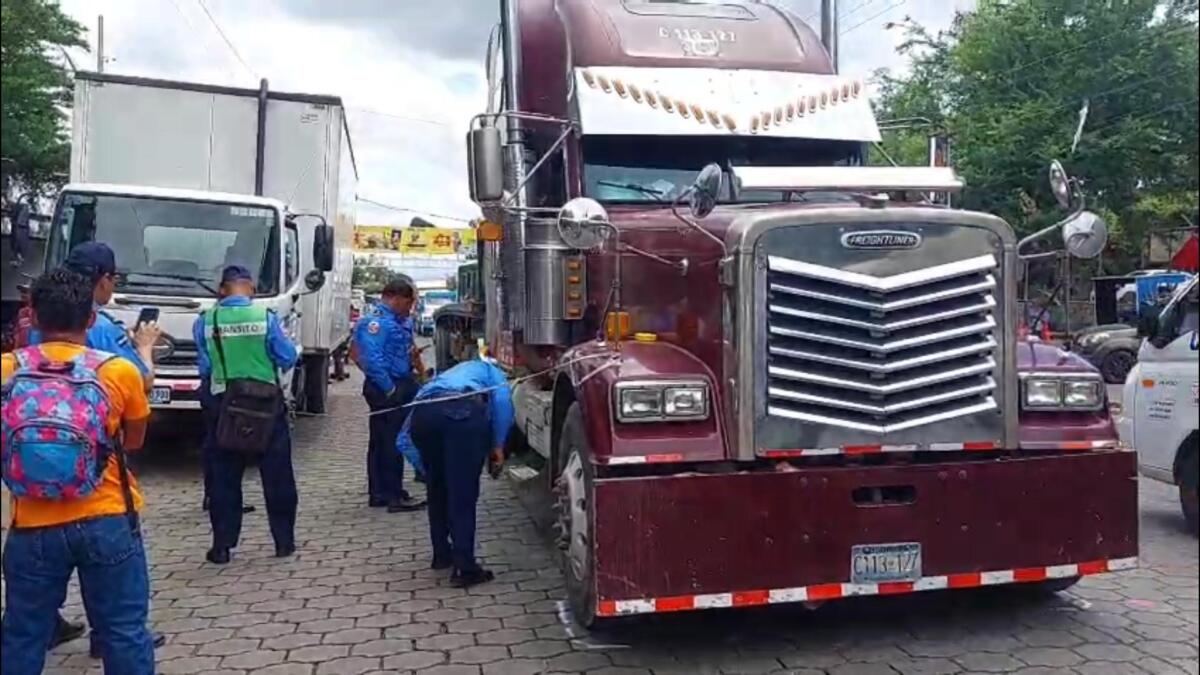 Trágico accidente en Managua: ciclista fallece bajo furgón