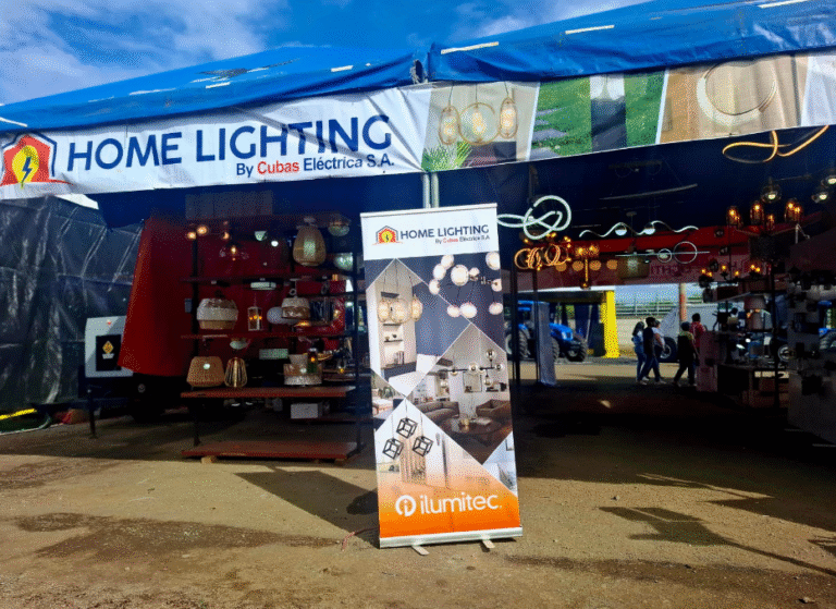 Home Lighting deslumbra en la Feria Ganadera con más de 500 estilos de luminarias LED