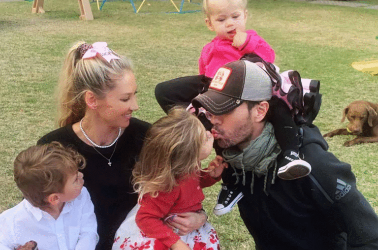 Enrique Iglesias y Anna Kournikova esperan a su cuarto hijo