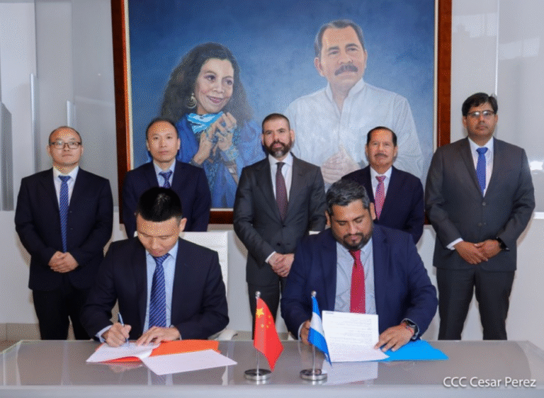 Nicaragua firma contrato con empresa Yutong para adquisición de autobuses, equipos y maquinarias