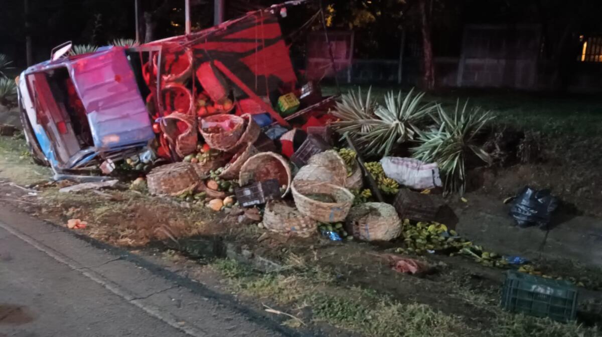 Accidente de camioncito en Metrocentro: detalles y heridos