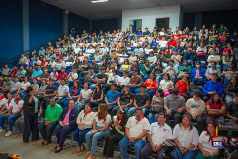 Más de 2 mil becas universitarias entregadas en Nicaragua