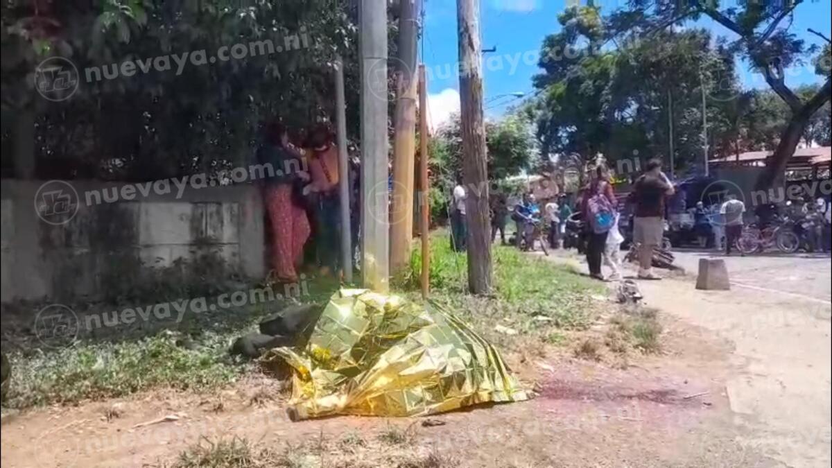 Accidente fatal en parada El Nido: joven de 27 años pierde la vida al impactar contra poste telefónico