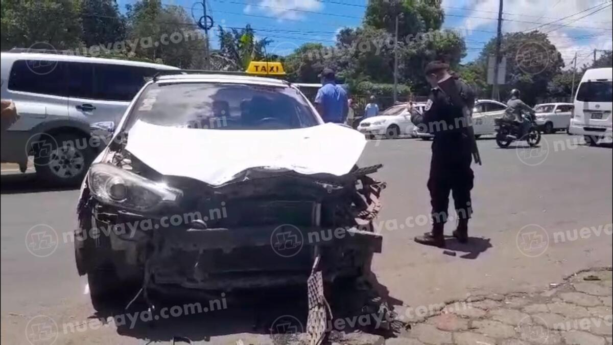 Taxi invade carril y provoca muerte de trabajador de zona franca