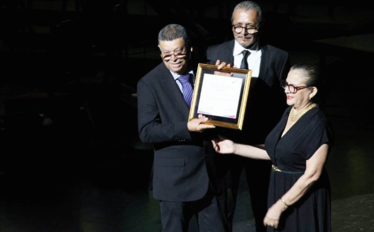 En Teatro Nacional, Gobierno rinde homenaje a Wilmor López por 50 años de labor cultural