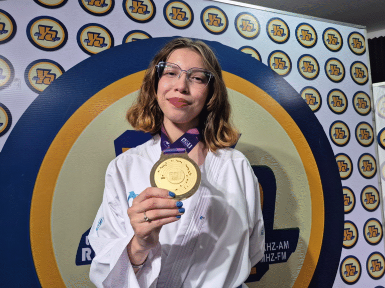 Campeona panamericana  de Karate Joysi Tinoco visitó los estudios de Tu Nueva Radio Ya