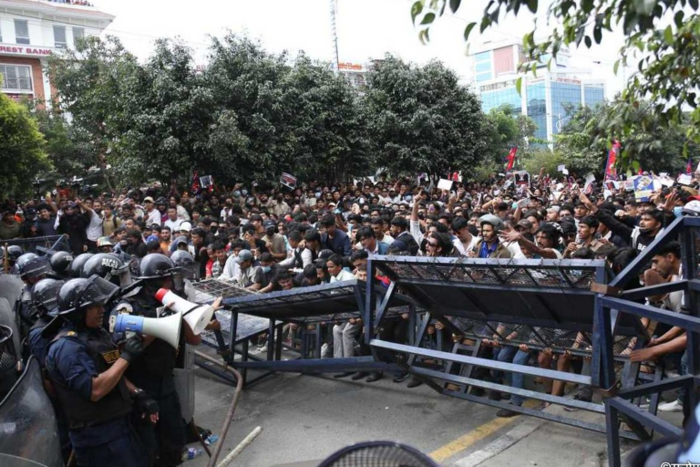 Nepal registra 17 muertos y 145 heridos tras violentas protestas por prohibición de redes sociales