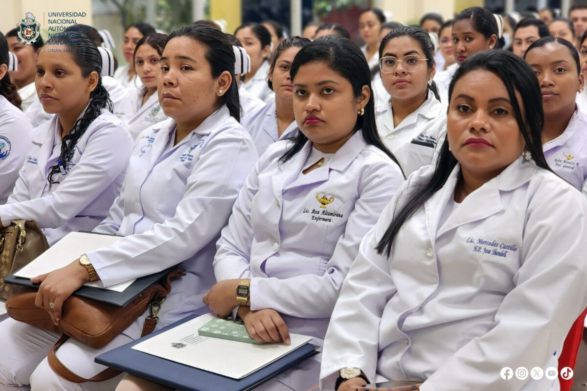 Graduación de 158 especialistas en Enfermería Perinatal
