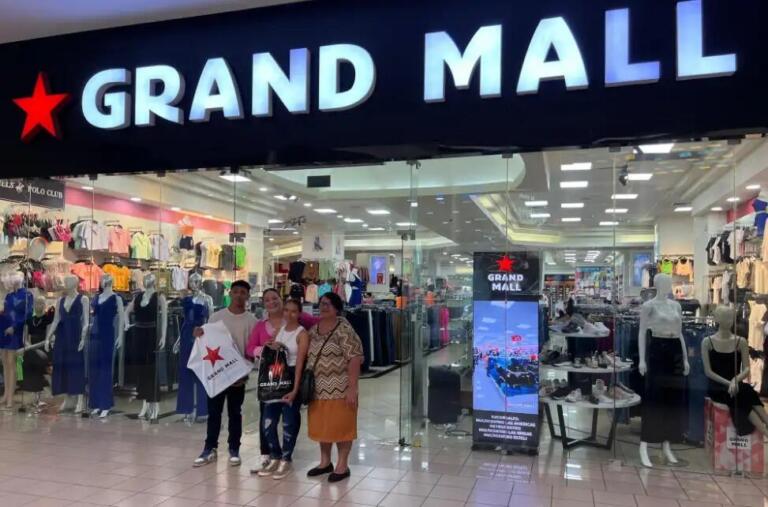 6 niños de Ya Mi Cumple estrenarán mudada obsequiada por La Nueva Radio YA en Grand Mall