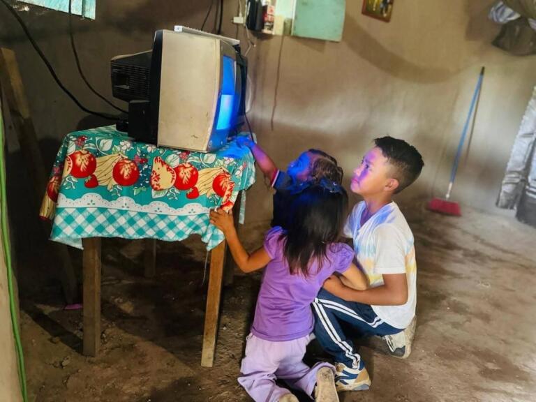 8 familias más ya cuentan con el servicio de energía eléctrica en comunidad rural de Estelí