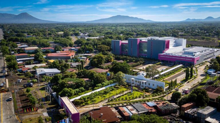 Juventud Heroica entrega Hospital Escuela Dr. Oscar Danilo Rosales a familias nicaragüenses