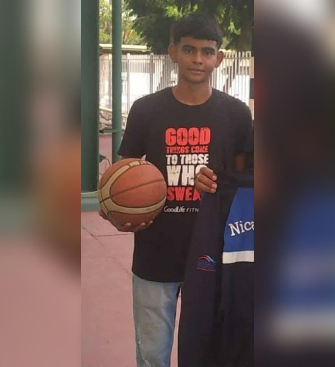 Luis Francisco Flores González, de 18 años