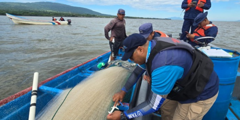 Fuerza Naval e Inpesca patrullan Golfo de Fonseca e inspeccionan 27 embarcaciones