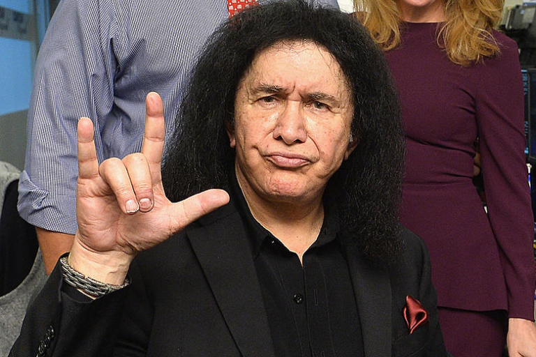 Gene Simmons, bajista de Kiss, fue hospitalizado tras sufrir un accidente de tránsito en EEUU.