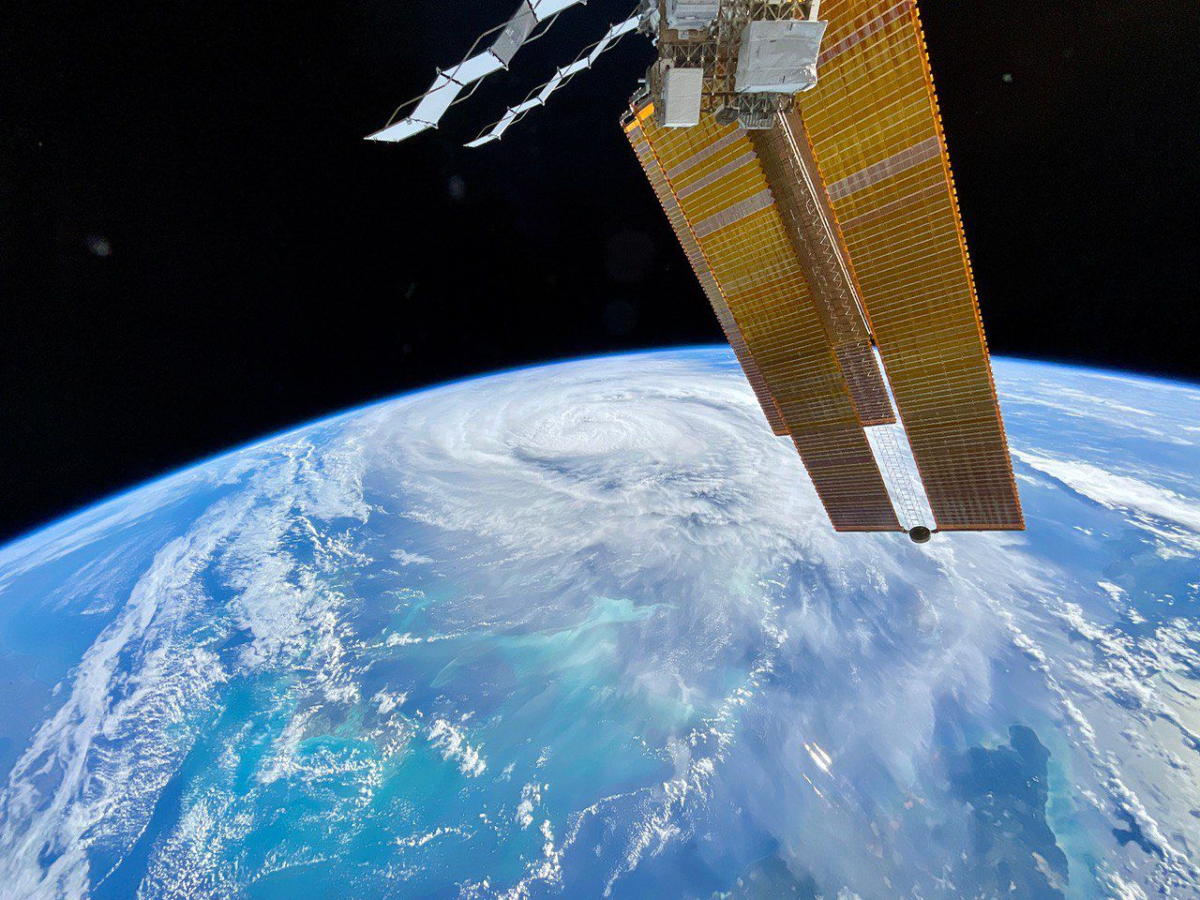 El cosmonauta ruso Alexéi Zubritski compartió desde el espacio imágenes del huracán Melissa