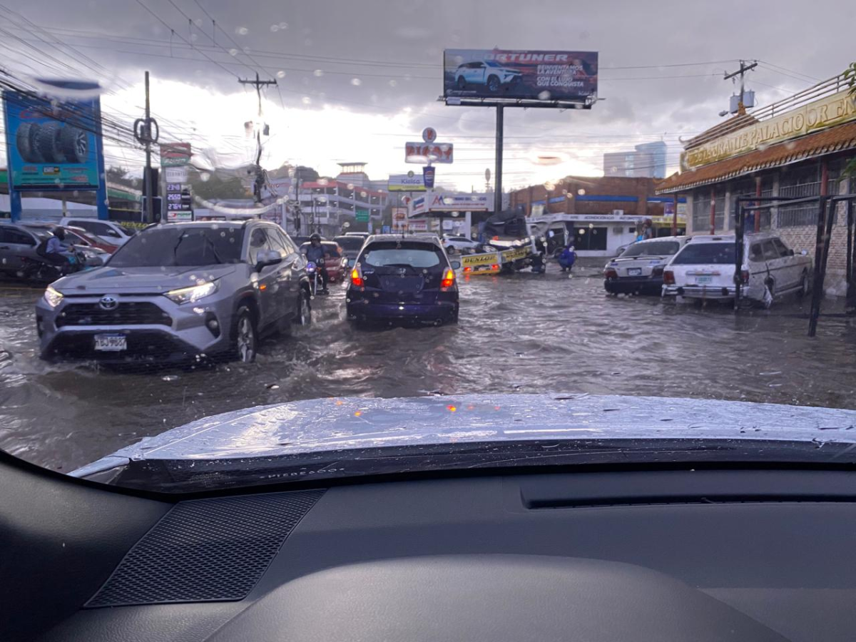 Las intensas lluvias que azotan Honduras han causado cinco muertes y dejado a casi dos mil personas afectadas