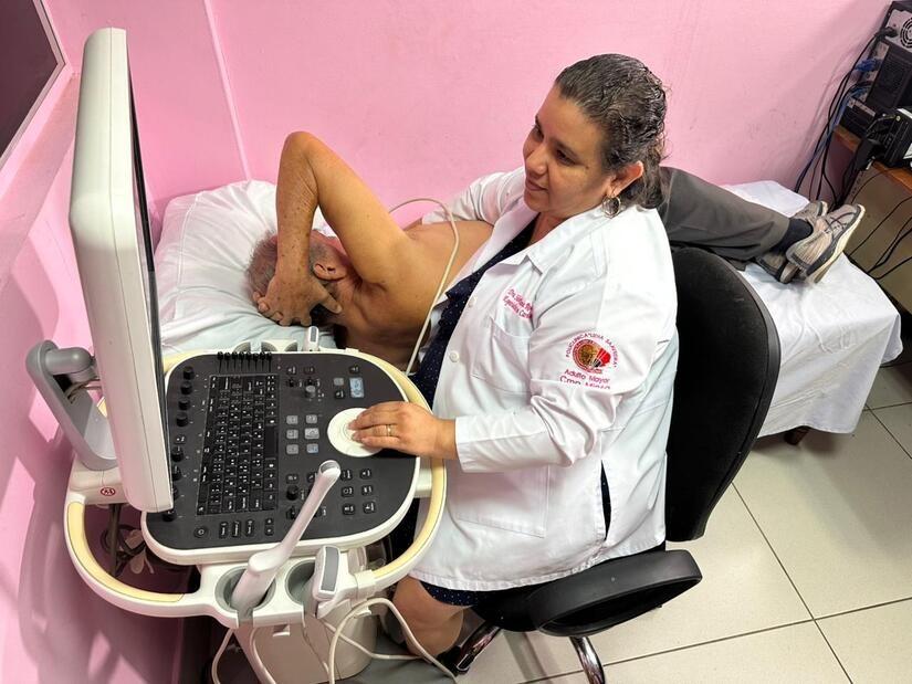 Jornada médica de ecocardiogramas para adultos mayores