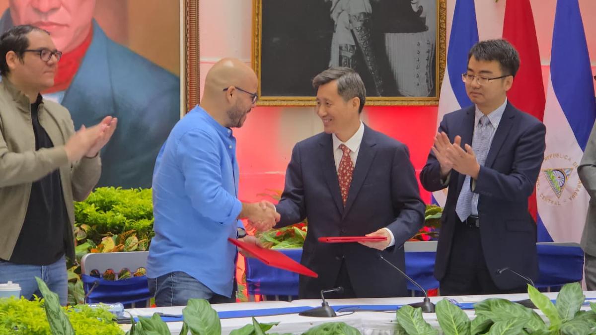 El compañero Daniel Edmundo Ortega Murillo encabeza firma de convenio audiovisual que incluye primer documental espacial en 8K