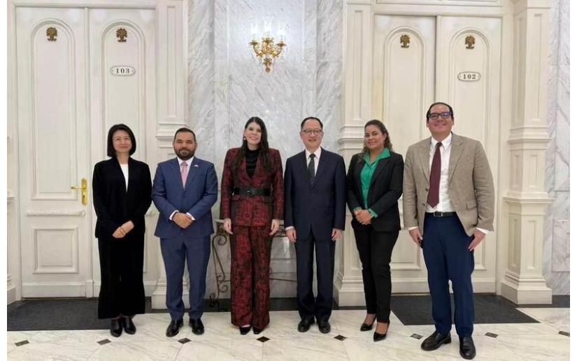 Nicaragua y China fortalecen lazos en moda y cultura