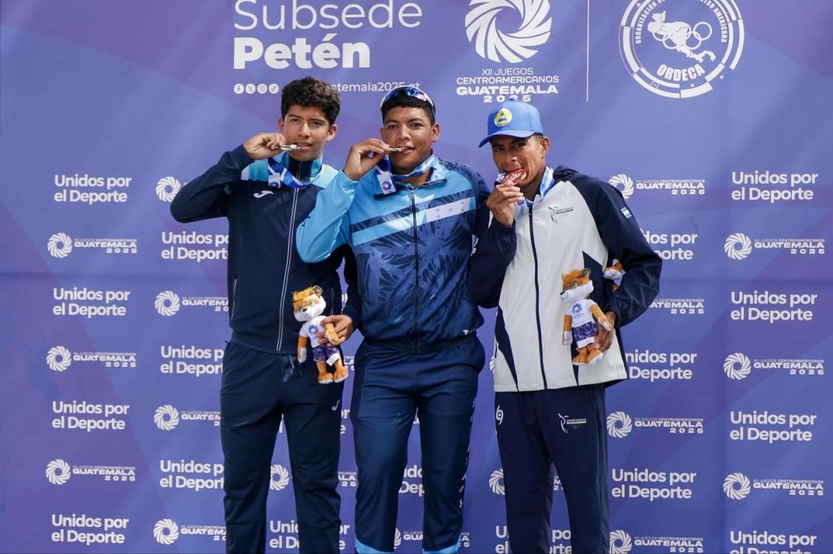 Félix Damián Potoy obtuvo doble bronce en remo