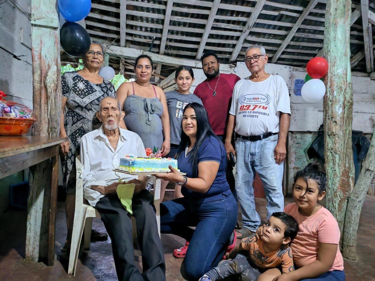 Celebran los 107 años de don Terencio en Rivas