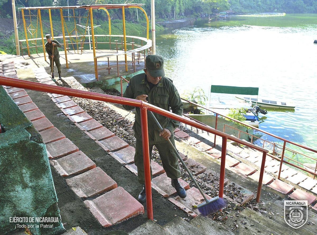 Jornada ecológica limpia la Laguna de Tiscapa