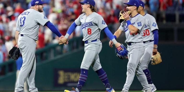 Dodgers toman ventaja 2-0 ante Filis en la Serie Divisional