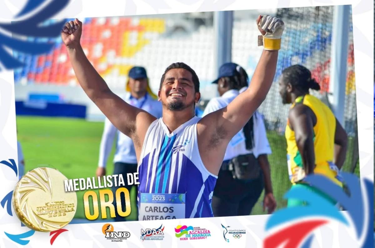 Carlos Arteaga logra oro y récord en lanzamiento de martillo