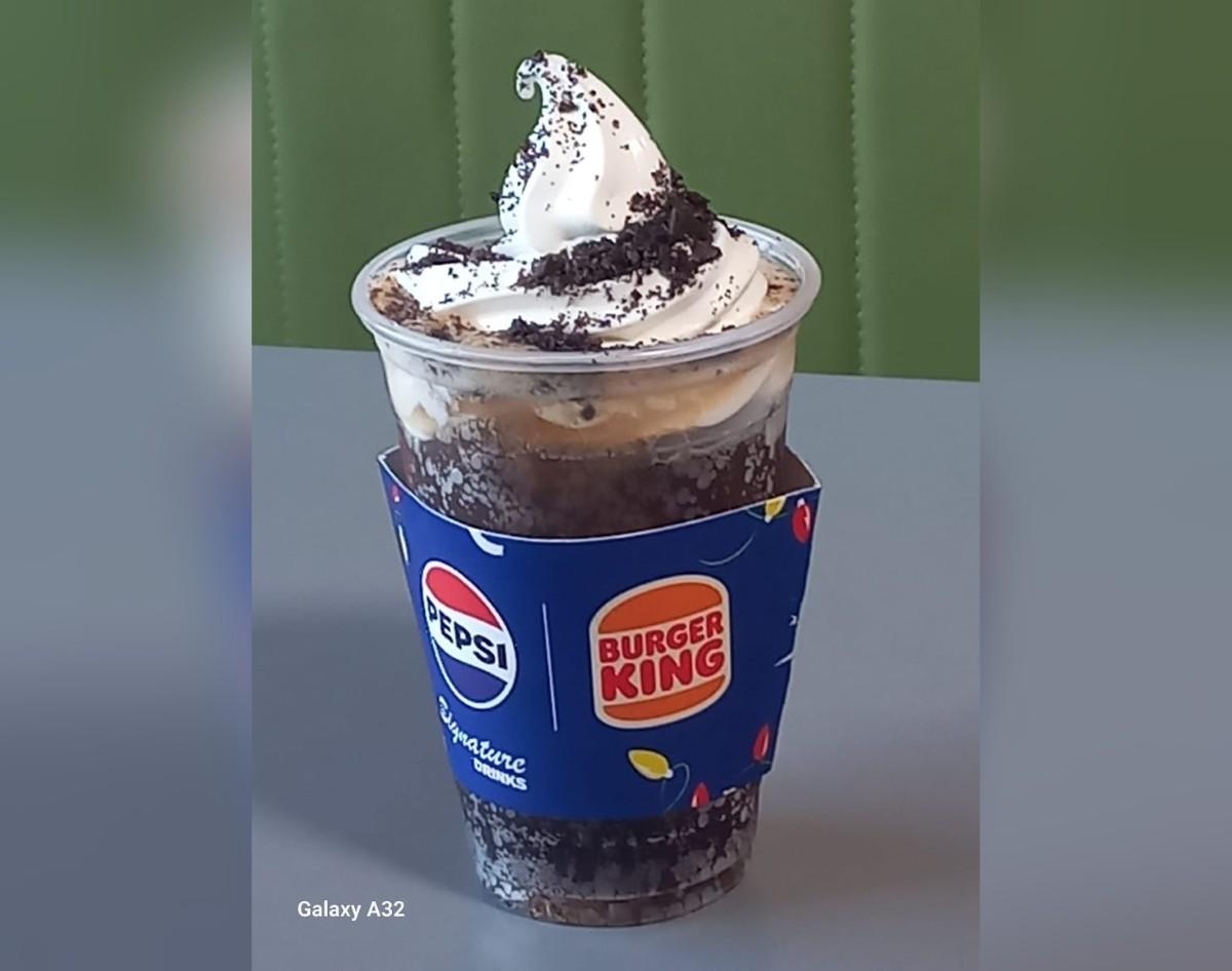 Pepsi y Burger King presentan la Pepsi Float, una bebida navideña que combina helado, galleta y refresco para conquistar el paladar nicaragüense