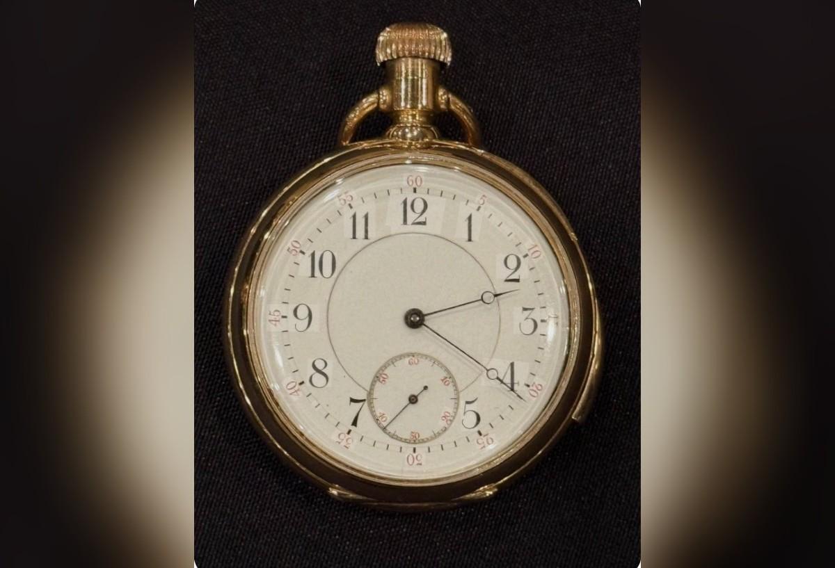 Reloj de bolsillo recuperado del Titanic se vende por 2.3 millones de dólares convirtiéndose en la pieza más cara del transatlántico jamás subastada