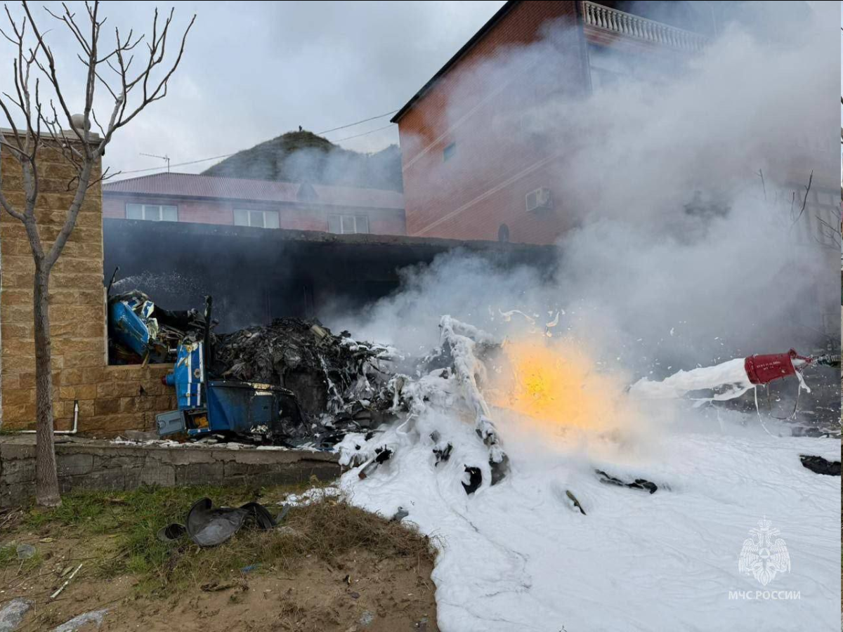 Tragedia aérea en Daguestán: helicóptero privado deja cuatro muertos al estrellarse contra una casa