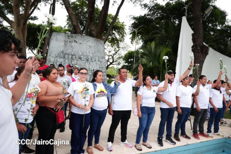 Juventud Sandinista honra el legado eterno de sus héroes en el Día de los Fieles Difuntos