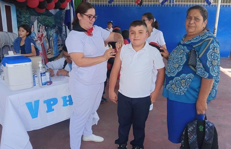 Avanza la vacunación VPH para proteger a los niños