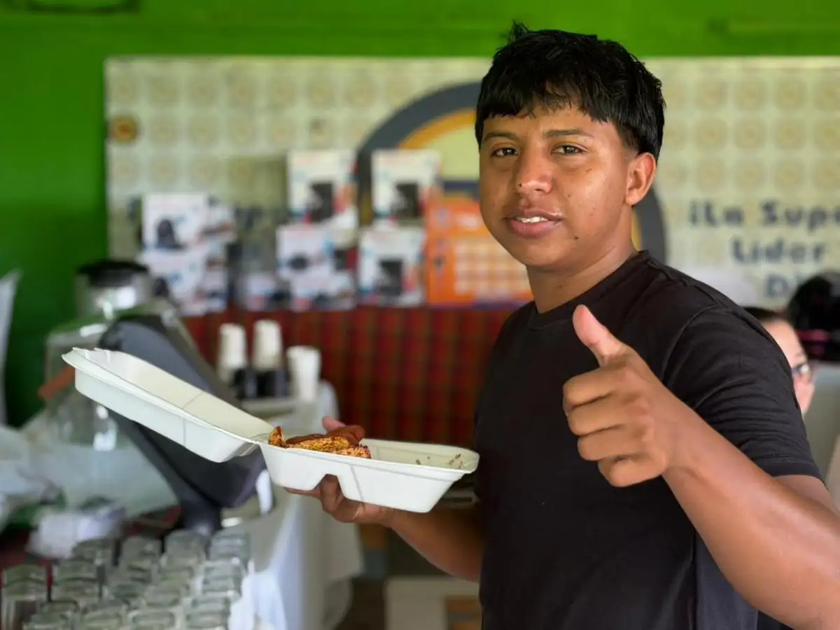 Loto y Tu Nueva Radio Ya celebran la Navidad con alegría