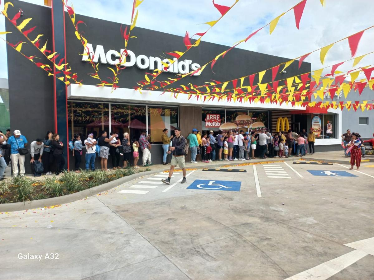 ¡Se acabó la espera! McDonald's estrena su restaurante más moderno con McDelivery Room en Managua