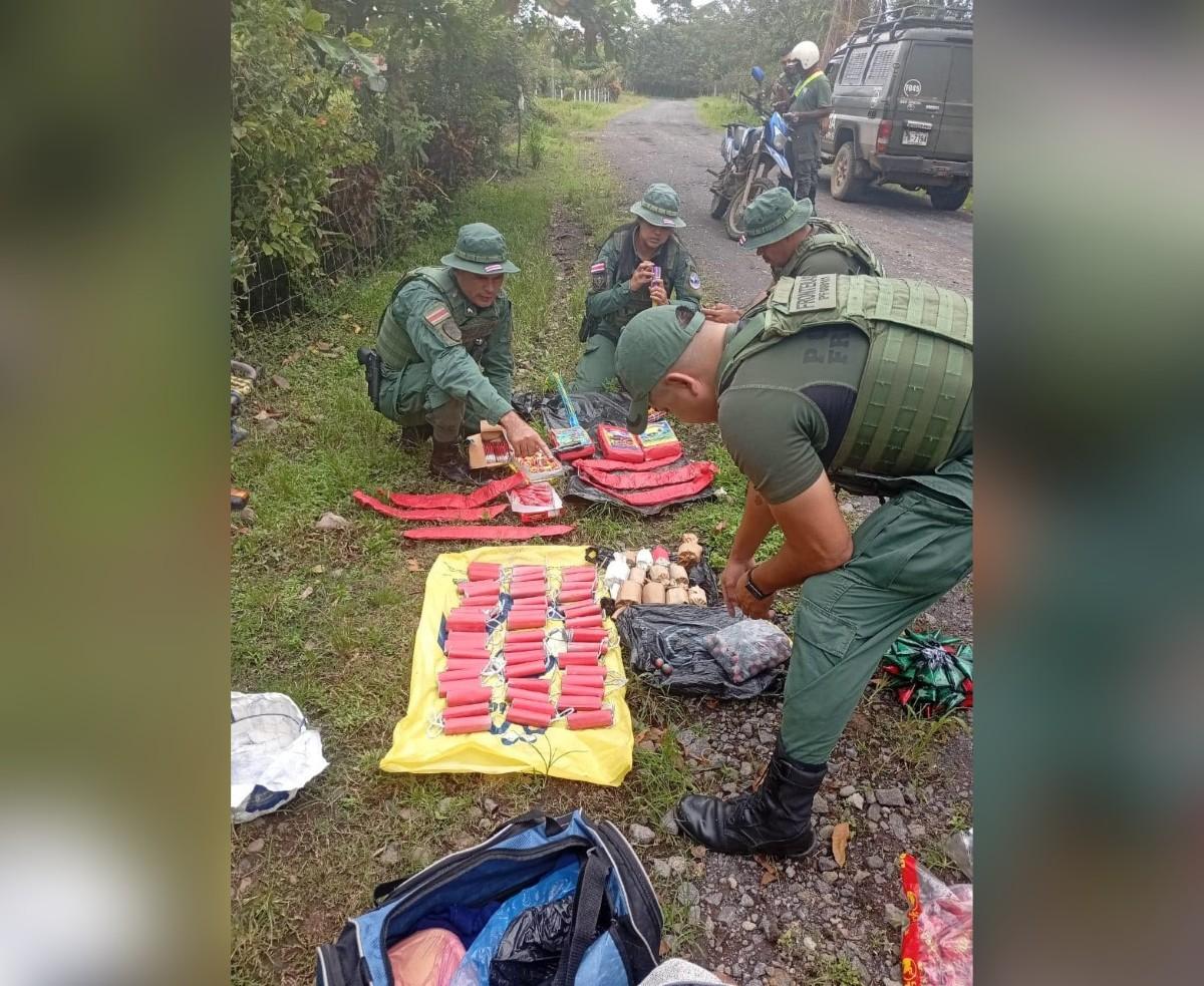 Policía frena contrabando de pólvora en frontera tica