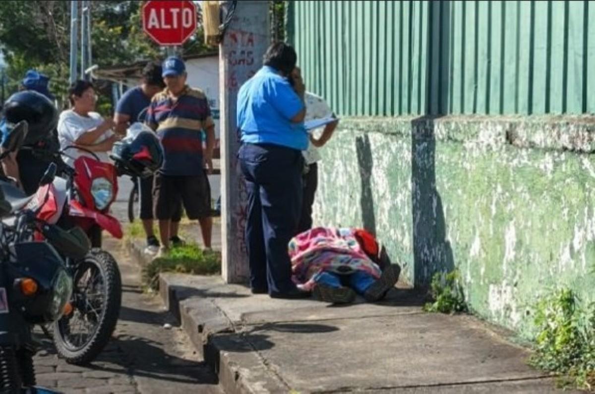 Muere súbitamente vigilante en el barrio San Luis